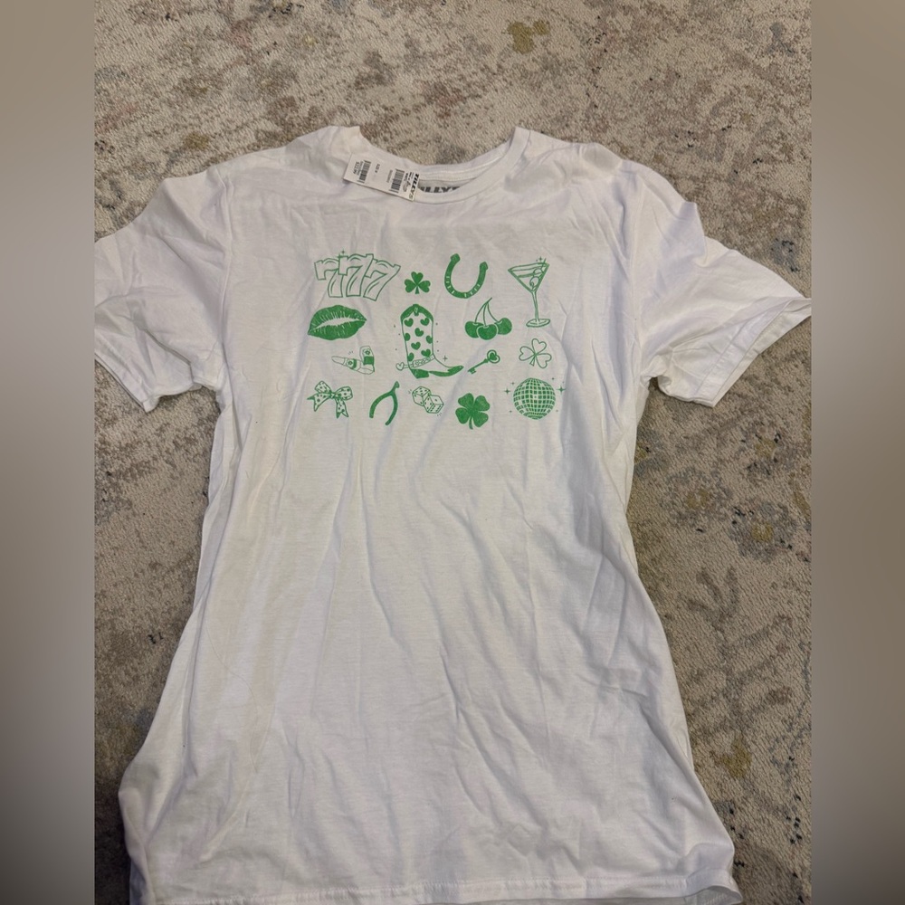 Tilly’s St. Patrick’s Day Lucky Graphic Tee BNWT